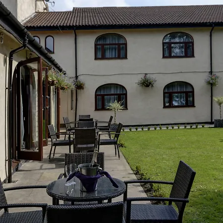 Everglades Hotel Widnes-2
