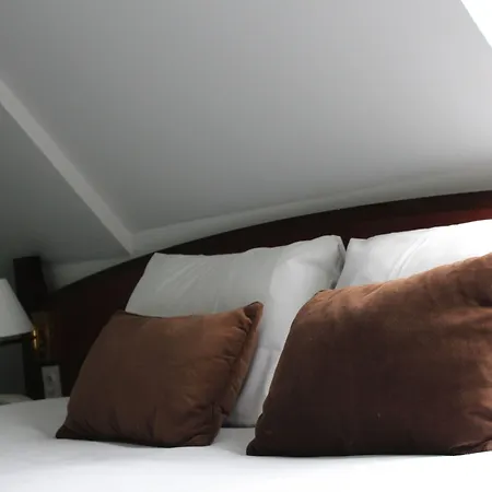 Hotel Crocus Caen Memorial-3