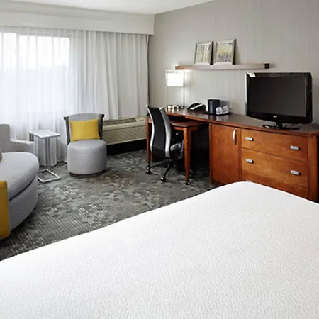 Courtyard By Marriott Akron Stow-2
