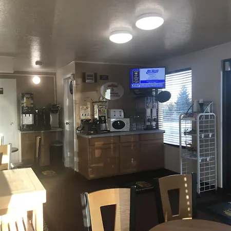 Super 8 By Wyndham Evanston-2