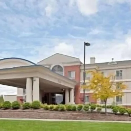 Triple Play Resort Hotel & Suites-2
