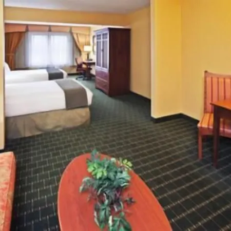 The Q Hotel & Suites-3
