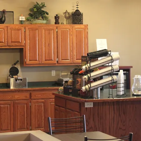 Grandstay Hotel & Suites Ames-2