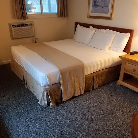 Sea Cliff House Motel-2