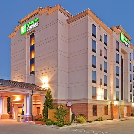 Holiday Inn Express & Suites Bloomington By Ihg-3