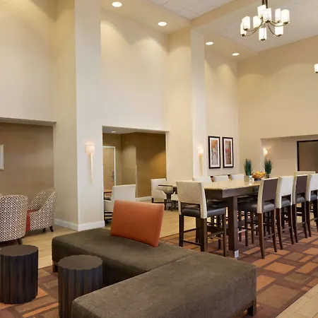 Hampton Inn & Suites Largo-2