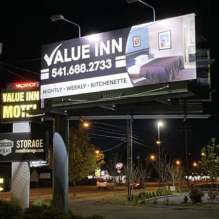 Valueinn Eugene - Airport-3