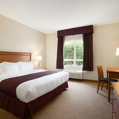 Days Inn & Suites By Wyndham Collingwood-3