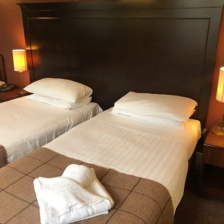 Ben Wyvis Hotel-3