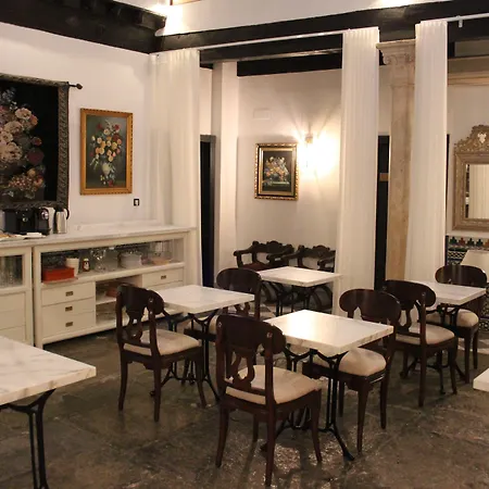 Hotel Rosa De oro-3