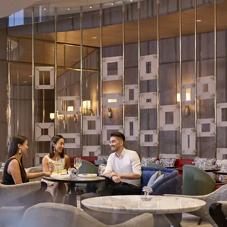 Four Seasons Hotel Hong Kong-3