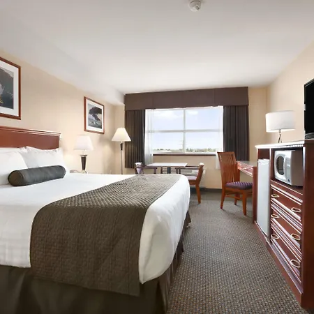 Days Inn & Suites By Wyndham Langley-3