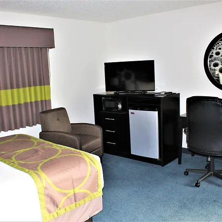 Emmetsburg Hotel & Suites-2