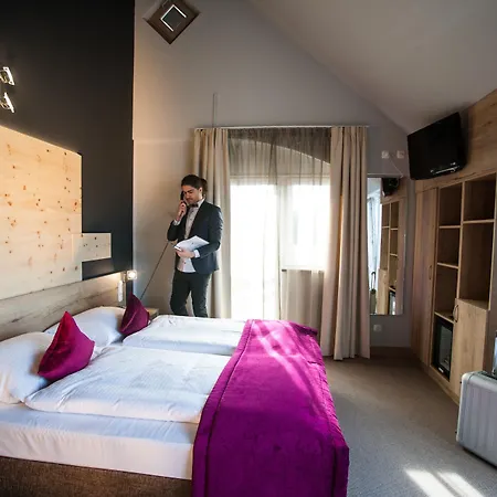 Amalienburg - Boutique & Boarding Hotel-3