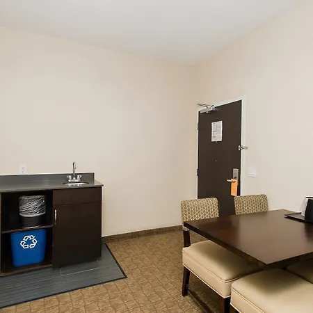 Wyndham Garden Niagara Falls Fallsview-3
