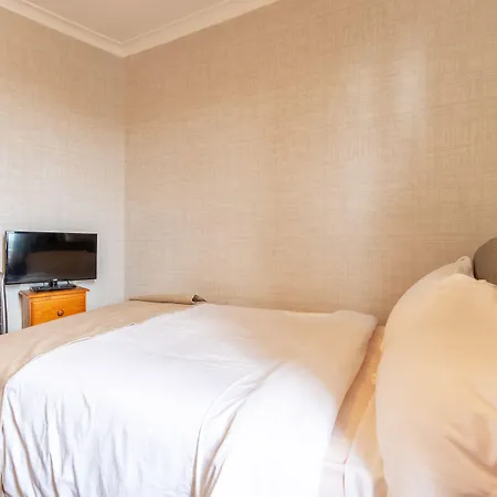 Hubert House Guesthouse-3