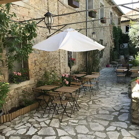Hotel Du Pont Vieux, Au Pied De La Cite Medievale-2