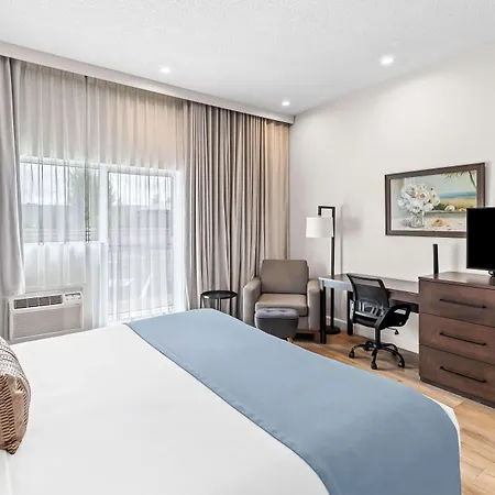 Best Western Plus Montreal East-3