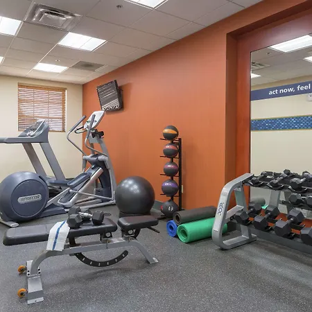 Hampton Inn & Suites Knoxville-Downtown-2