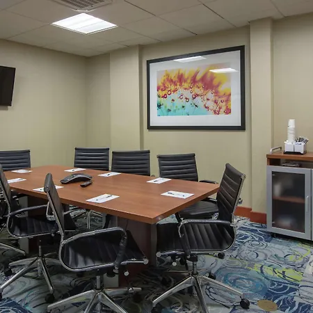 Hampton Inn & Suites Knoxville-Downtown-2