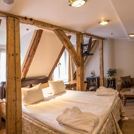 CRU Hotel-3