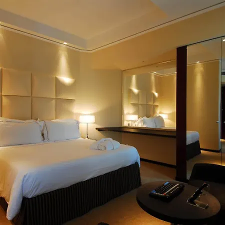 Cosmopolitan Hotel-3