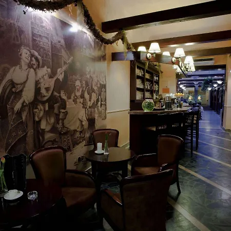 Hotel Floryan Old Town-2