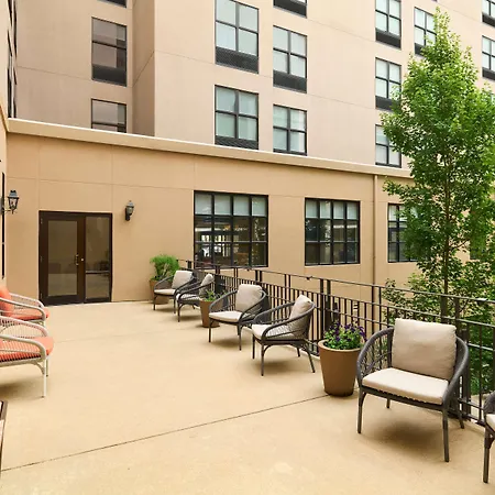 Hilton Garden Inn Bloomington-2