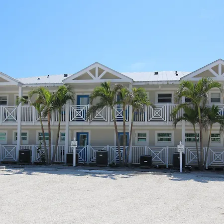 Island Inn-2