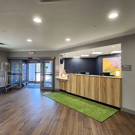 Spark By Hilton Rahway-3