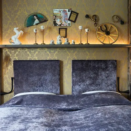 Boutique Hotel Im Auracher Loechl-3