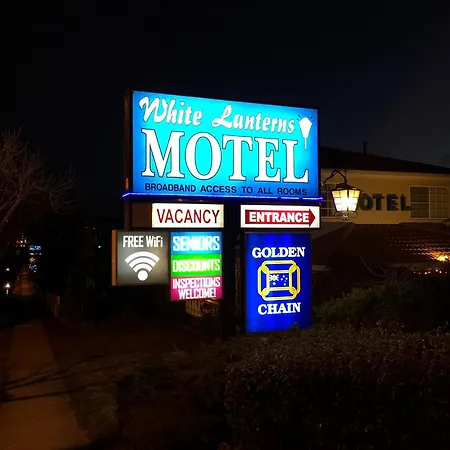 White Lanterns Motel-3