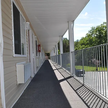 Atrium Inn & Suites-3