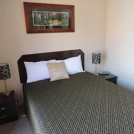 Victoria Lodge Motor Inn & Apartments-3
