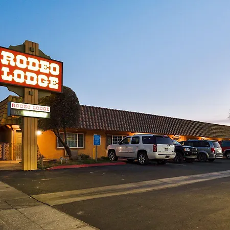 Rodeo Lodge-2