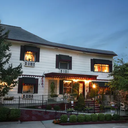 Woodstock Inn Bed & Breakfast-3