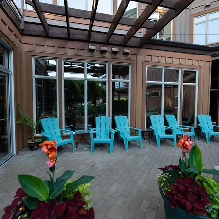 The Cove Lakeside Resort-2