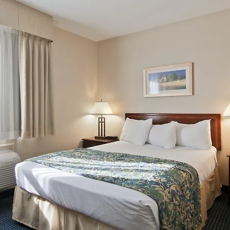 Travelodge By Wyndham Trenton-3