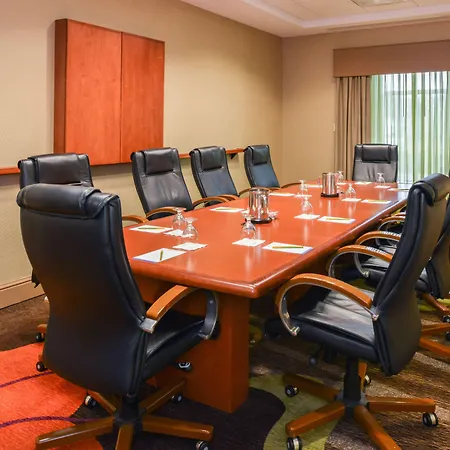 Hilton Garden Inn Charlottesville-3