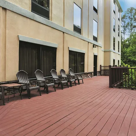 La Quinta Inn & Suites By Wyndham Covington-2