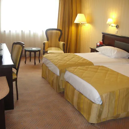 Ramada Hotel & Suites By Wyndham Bucharest North-2