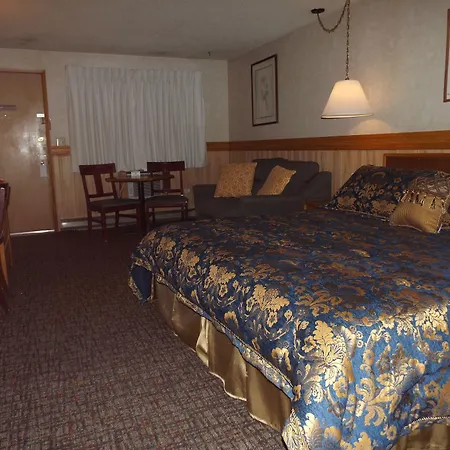 Caboose Motel-3