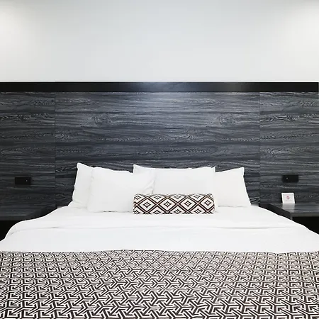 Sapphire Inn & Suites-2