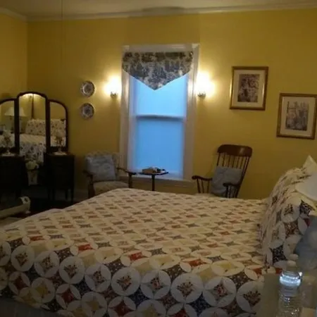 Six Acres Bed And Breakfast-3