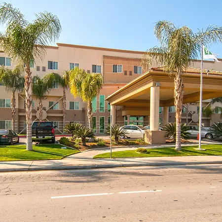 Holiday Inn Express & Suites Bakersfield Central By Ihg-3