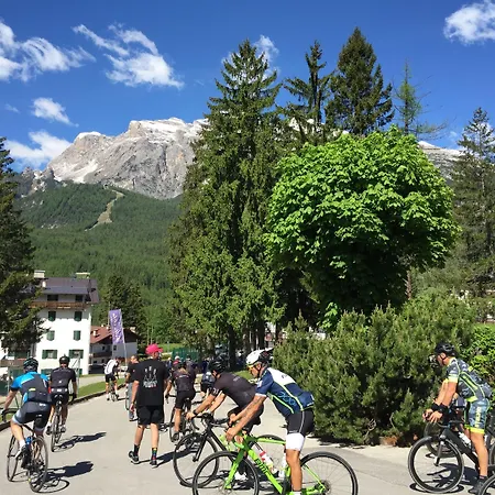 Boutique Hotel Villa Blu Cortina D'Ampezzo-3