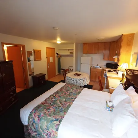 Executive House Suites Hotel & Conference Centre-3