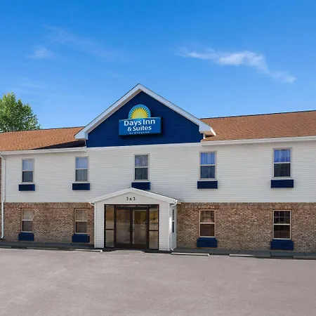 Days Inn & Suites By Wyndham Sellersburg-2