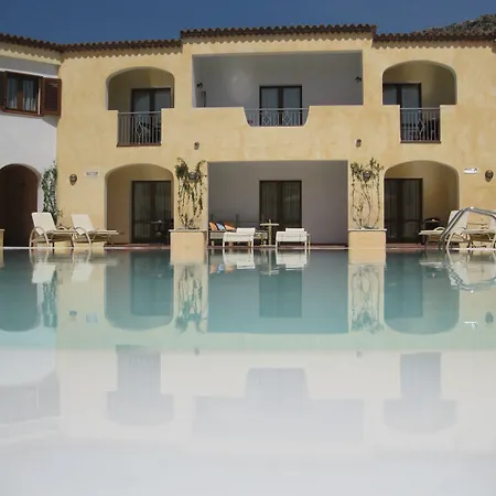 Hotel Monti Di Mola-2