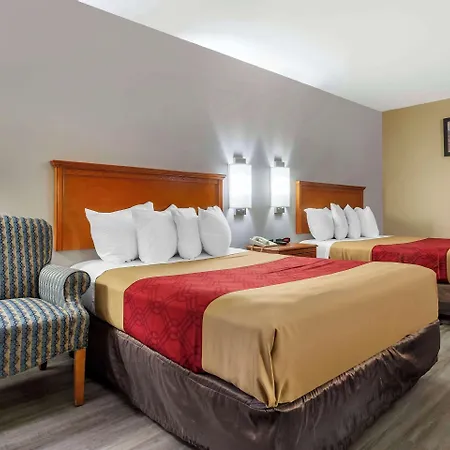 Econo Lodge & Suites Southern Pines - Pinehurst-3